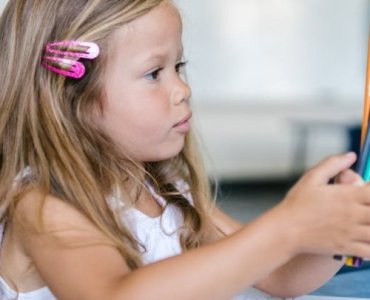 Pierwszy dzwonek bez łez: sprawdzone sposoby na udany start szkolny