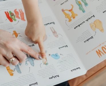 Mały poliglota w domu: 12 sposobów, by wspierać dziecko w nauce języków z uśmiechem