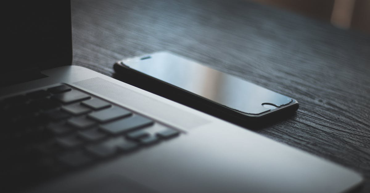 Hotspot w minutę: zamień smartfon w mobilny router dla laptopa