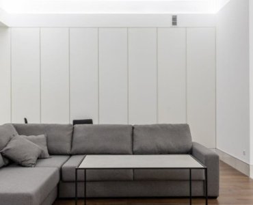 Bez plam i zapachów: jak szybko odświeżyć tapicerkę materiałową w domu