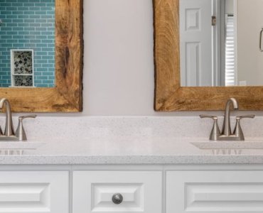 Szafka pod umywalkę bez kompromisów: przewodnik po stylach, wymiarach i przechowywaniu