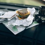 Sprytne akcesoria do samochodu, które zamienią długą drogę w komfortową podróż