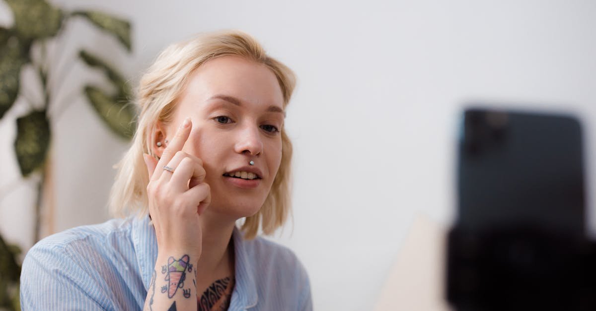 Naturalnie piękna na co dzień: prosty makijaż, który podkreśla, nie przykrywa